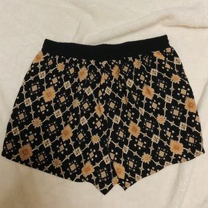 FULL TILT patterned shorts